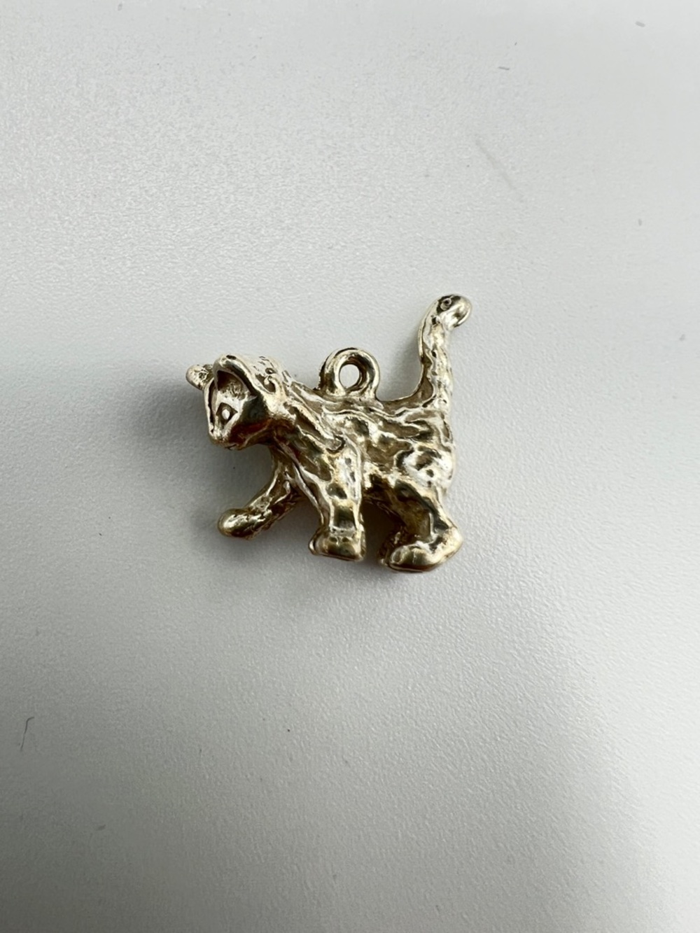 Vintage Silver Cat Kitten Charm, 12 x 15 mm, 2.4 g
